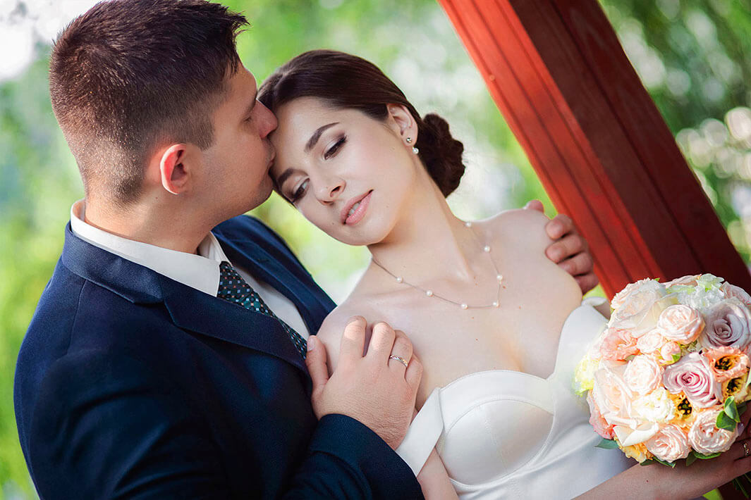 Студия Лидер. Свадебная фотосъёмка. Фотограф на свадьбу. Свадебное фото - прогулка. Студия Лидер. Свадебный фотограф Елена Вильчик.